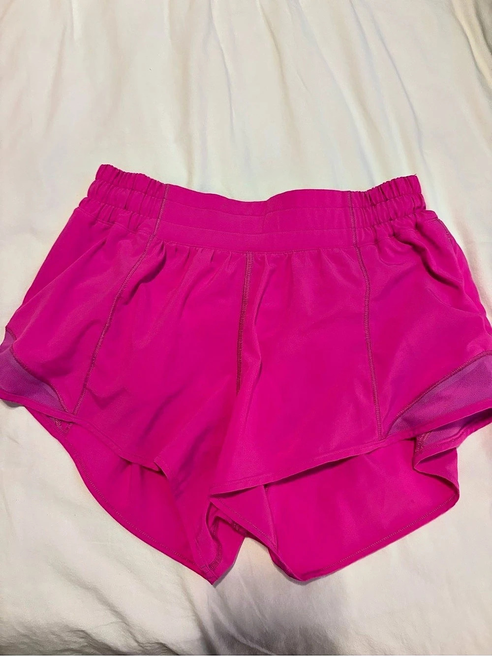 Lululemon Hotty Hot Low-Rise Lined Short 2.5" Athletic Shorts Pink Size 6